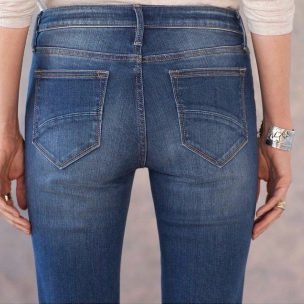 Driftwood Medium Candace Cropped Scalloped Hem Jeans Dainty Feminine Classic Fit - Picture 3 of 10